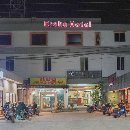 Ersha Hotel Banjarmasin  Exterior photo