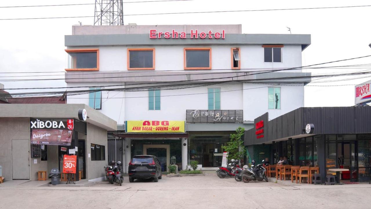 Ersha Hotel Banjarmasin  Exterior photo